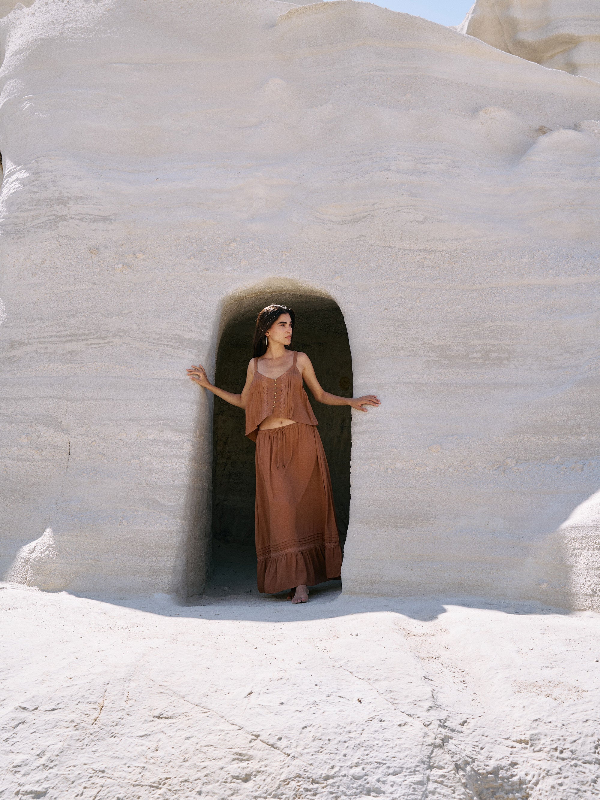 Santorini Singlet | CROPPED | Mocha - Saffron Road