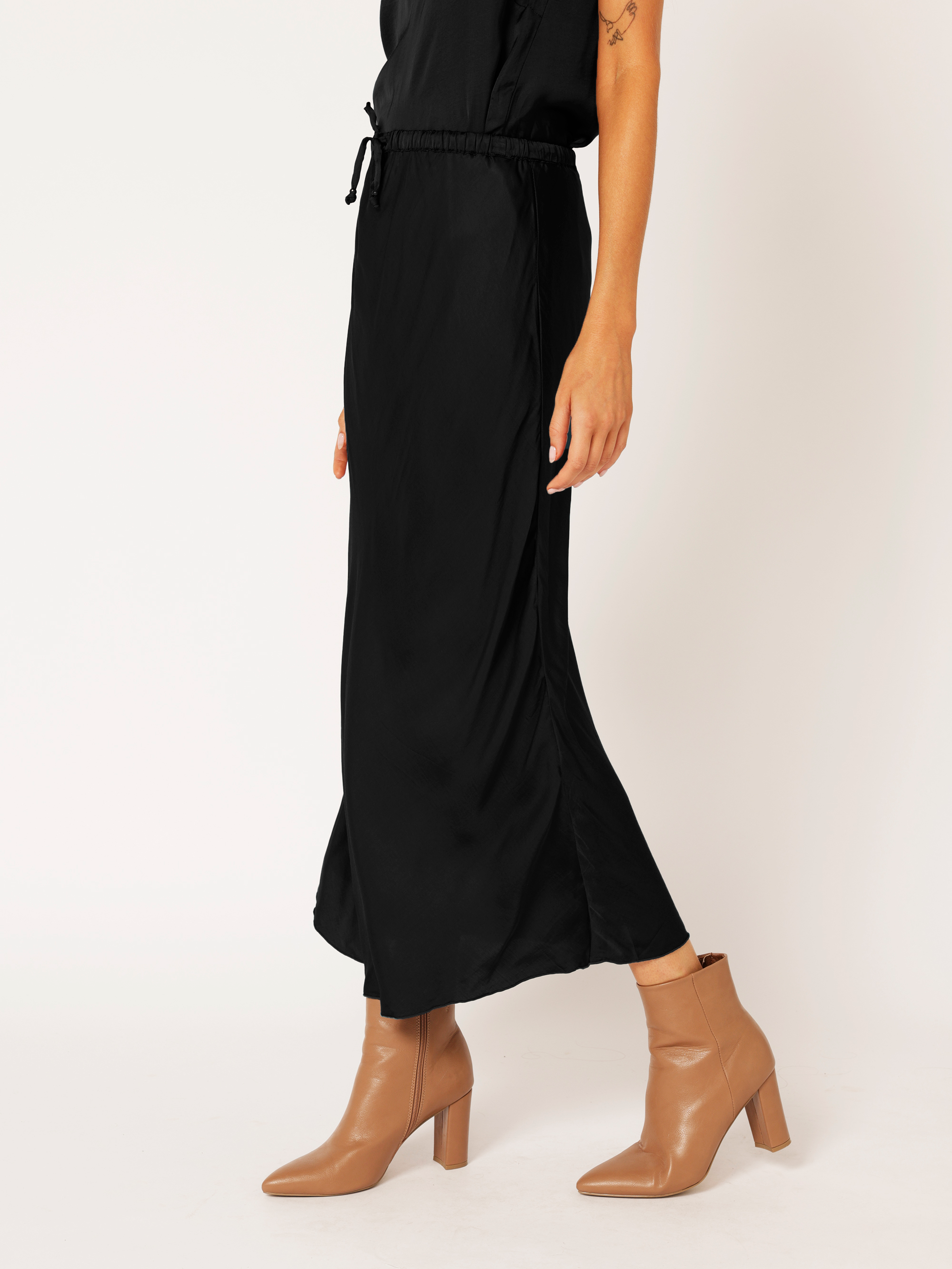 Bias Cut Skirt | Satin | Black - Saffron Road