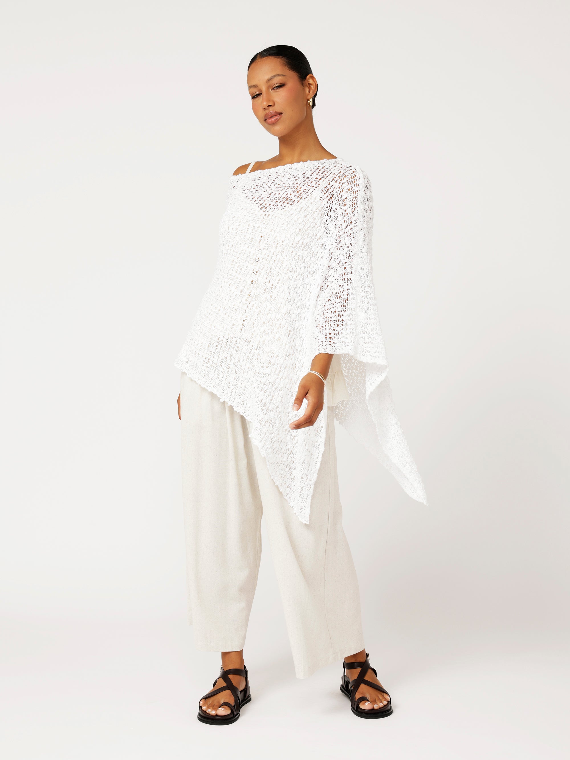 Poncho Knit | White
