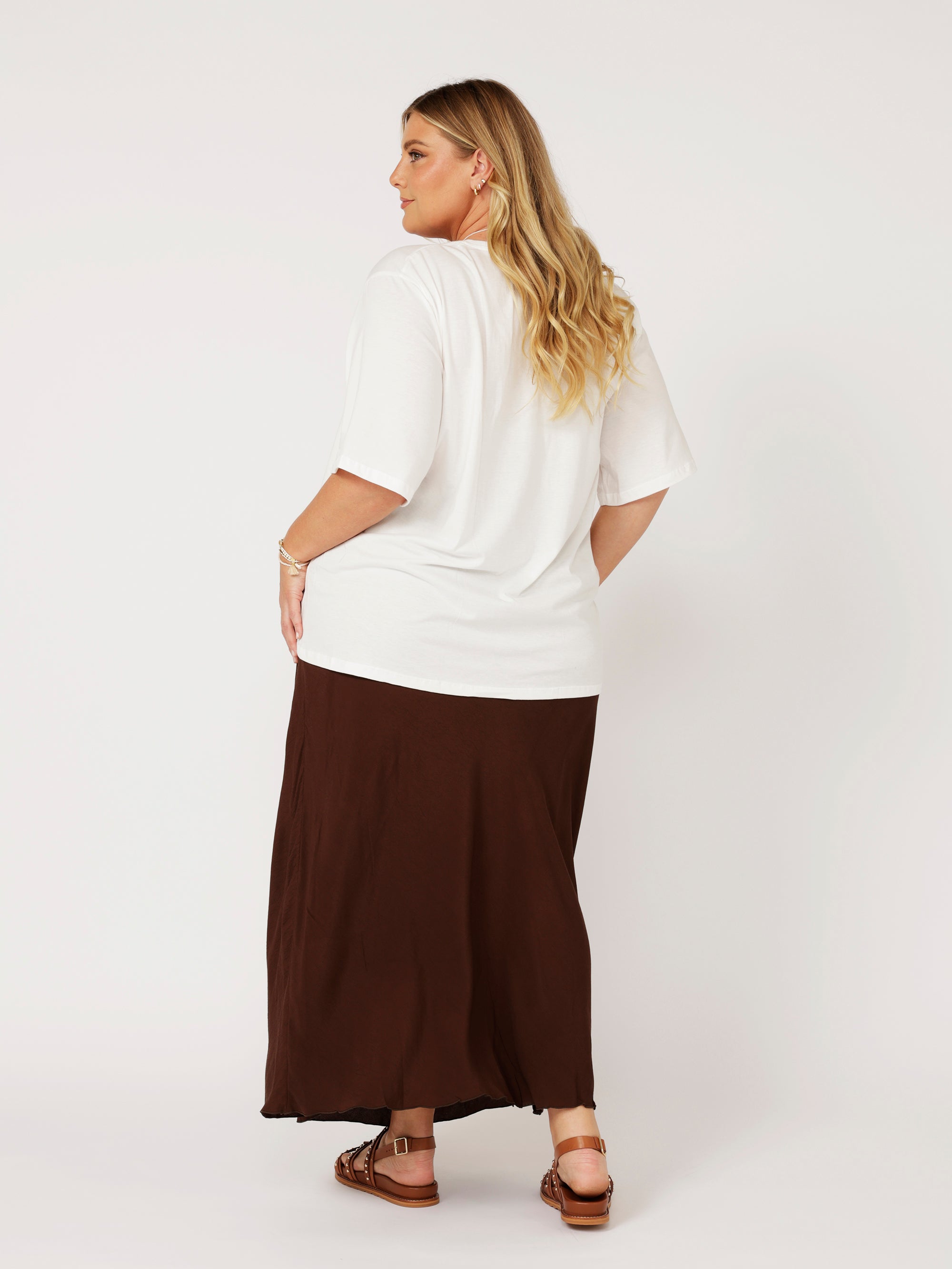 V Neck Tee | Cocoa Shells - Saffron Road