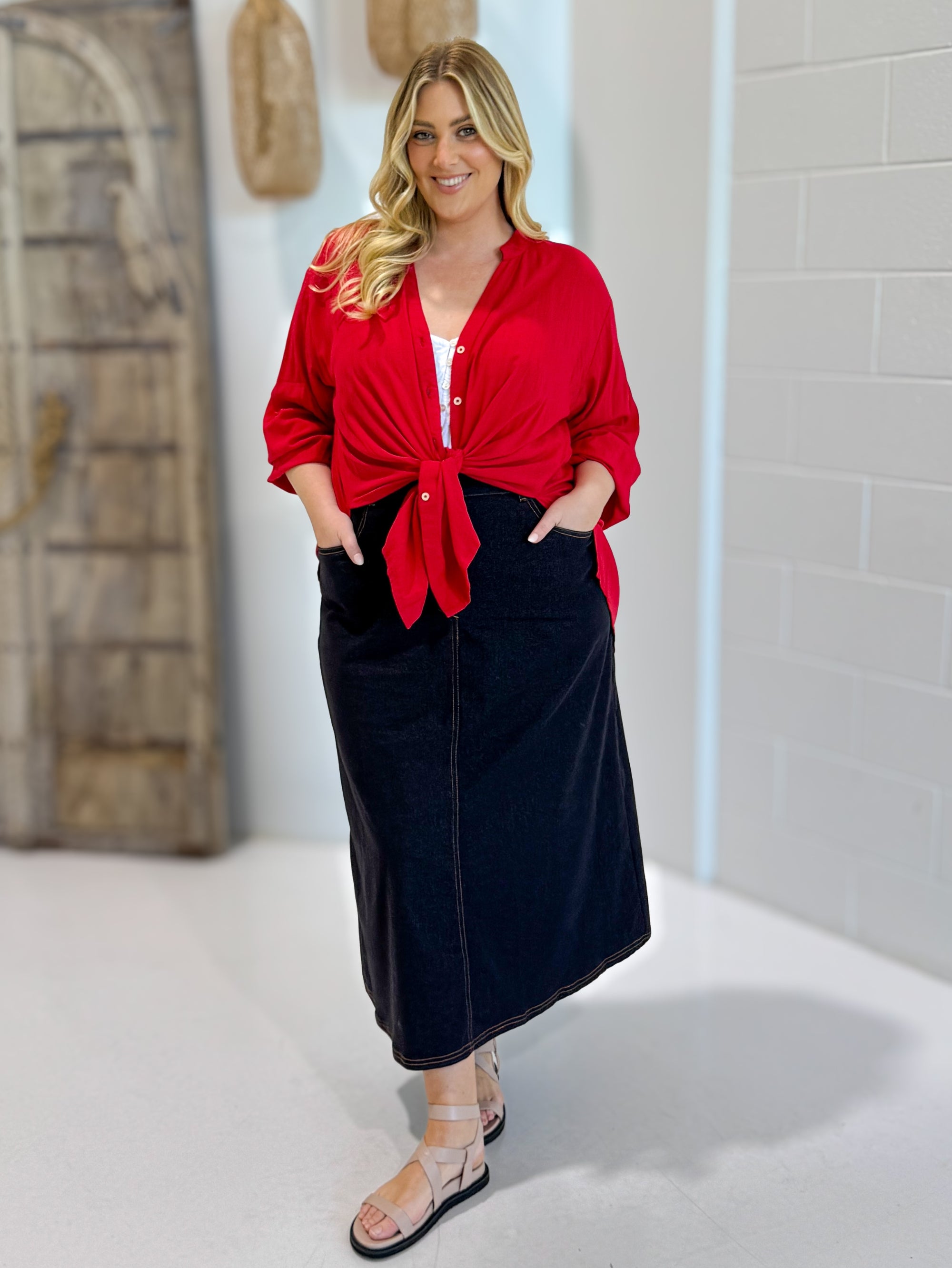 Manhattan Shirt LONG | Flamenco Red - Saffron Road