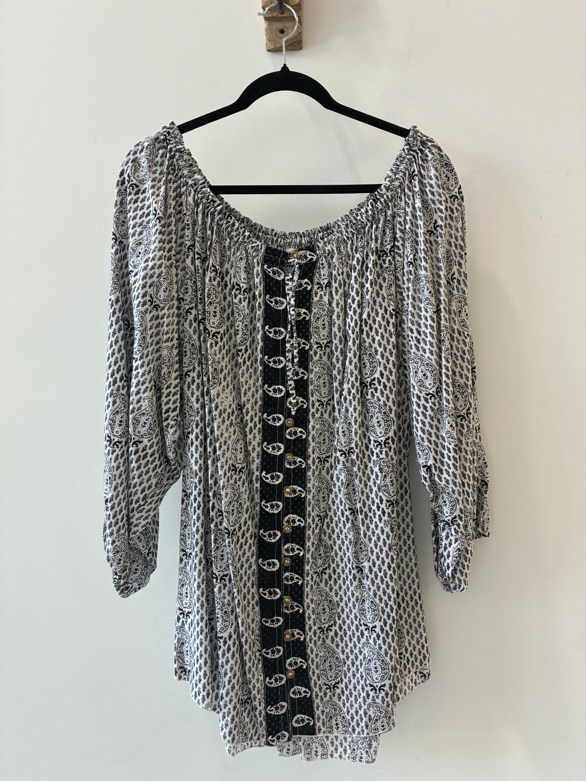SAMPLE 24 | Paris Night in Black Onyx - Saffron Road