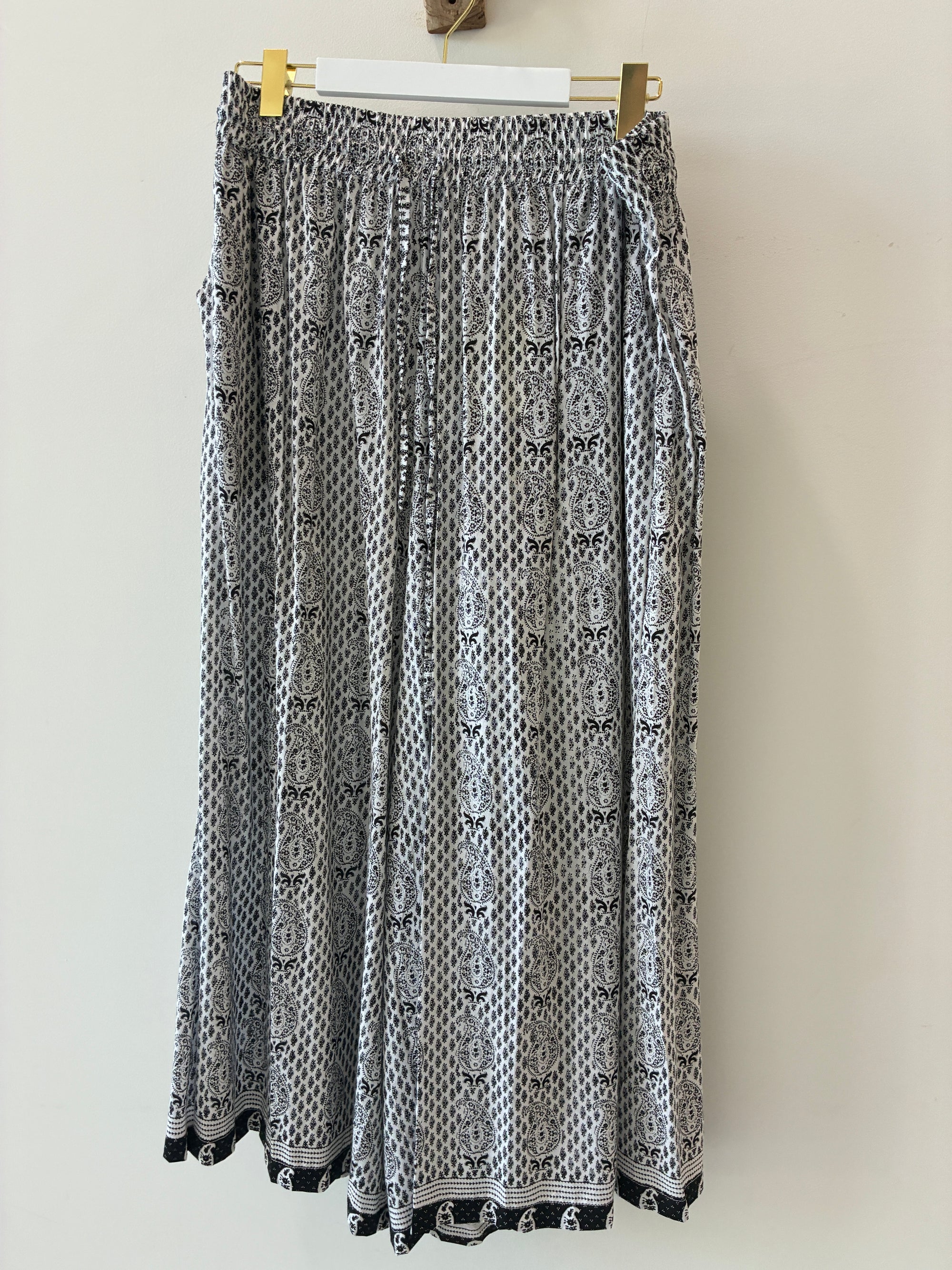 SAMPLE 42 | Palazzo Pant in Black Onyx - Saffron Road