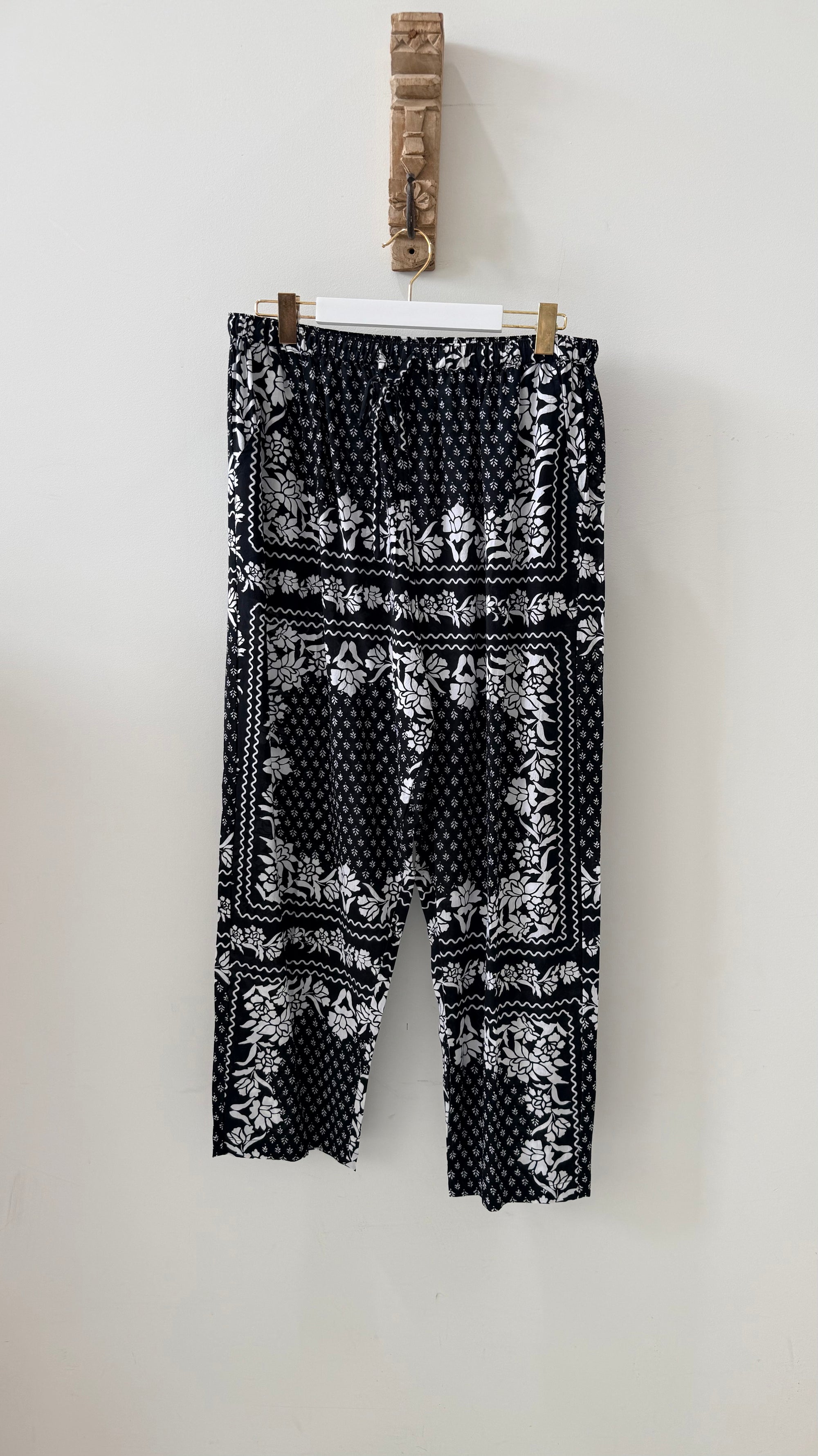 SAMPLE 35 - Slouch Pant in black and white Heritage - Saffron Road