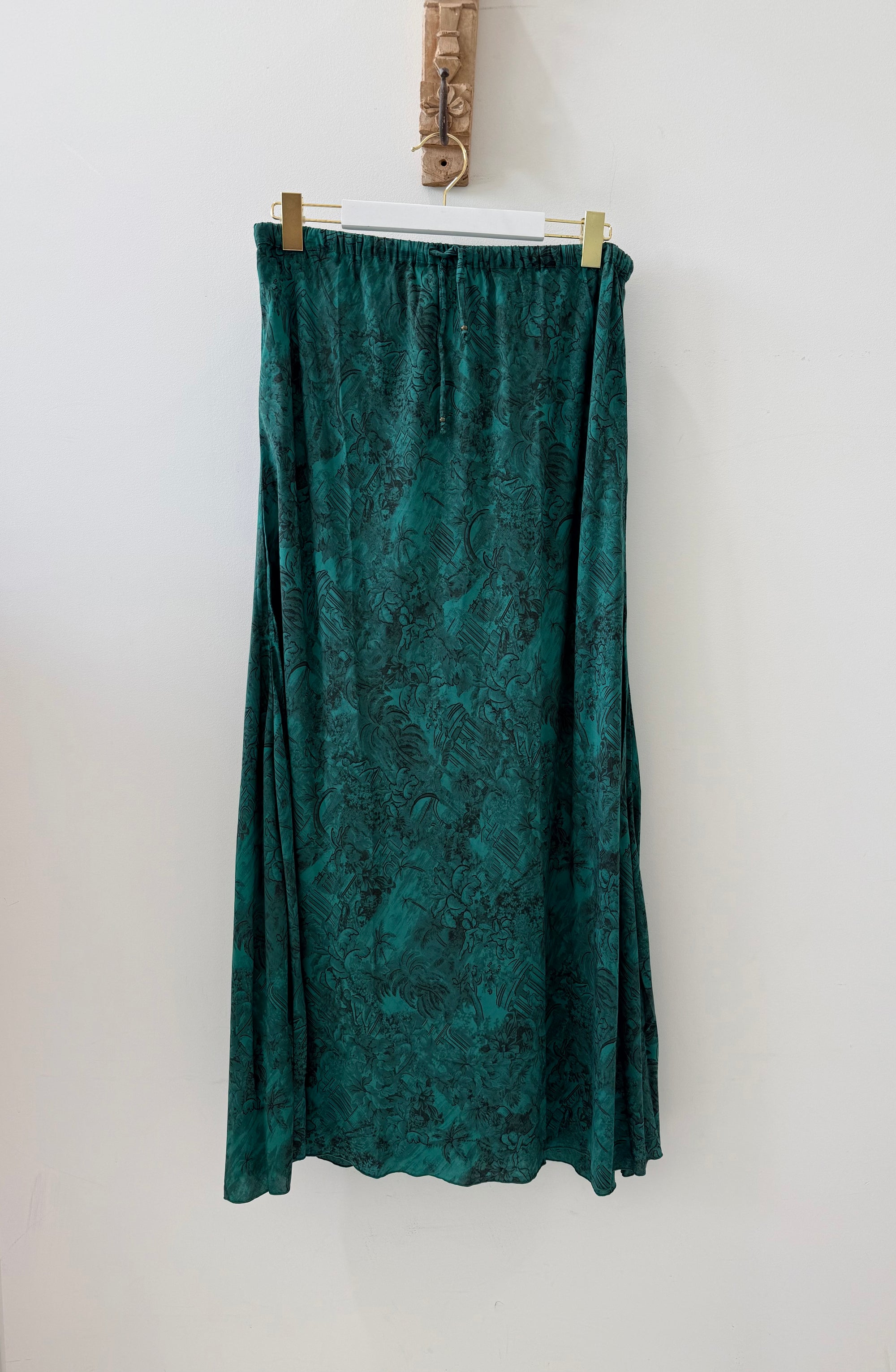 SAMPLE 42 - Violet Skirt in Enchanted Green - Saffron Road
