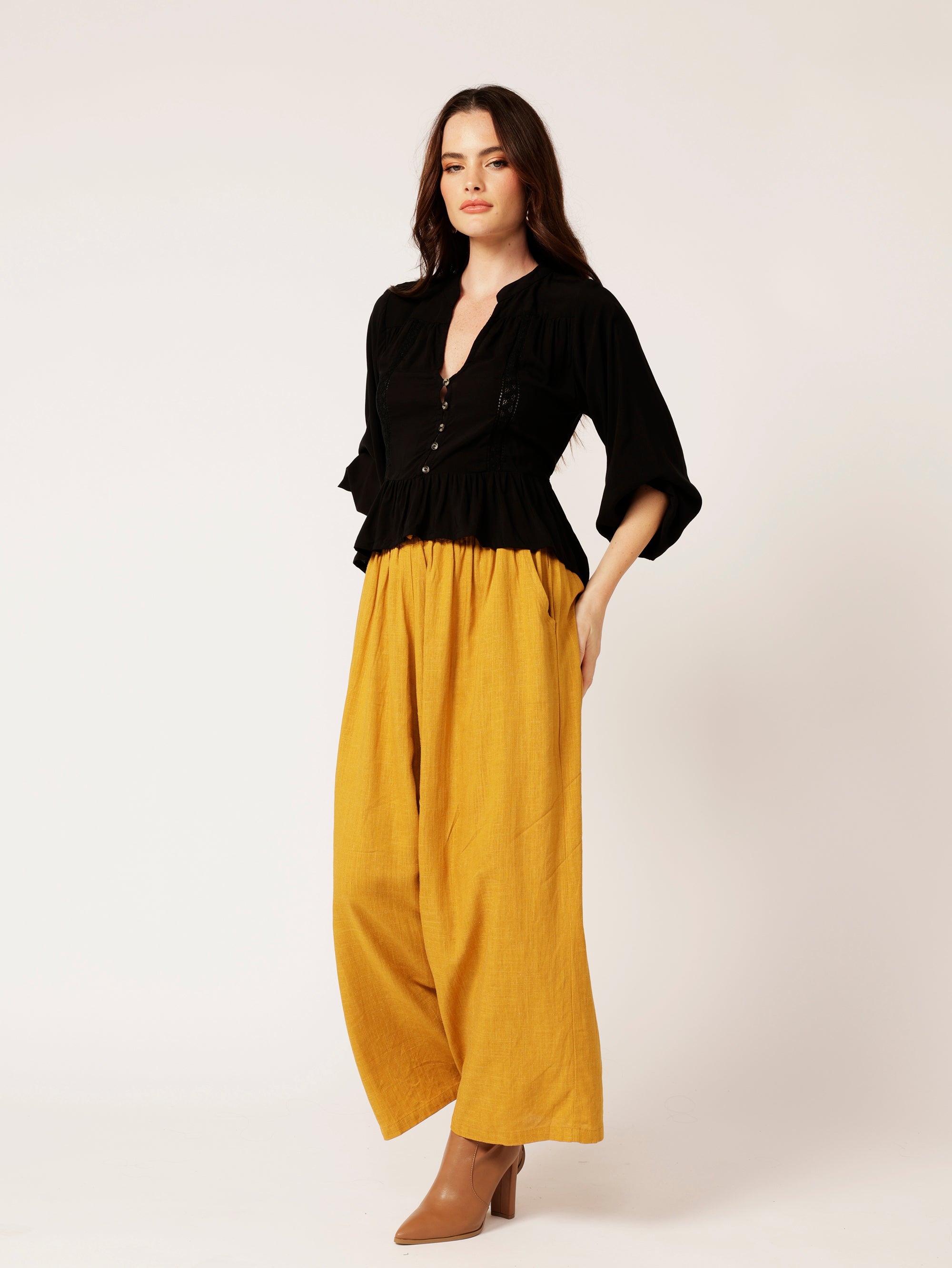 Jilly Blouse | Black - Saffron Road