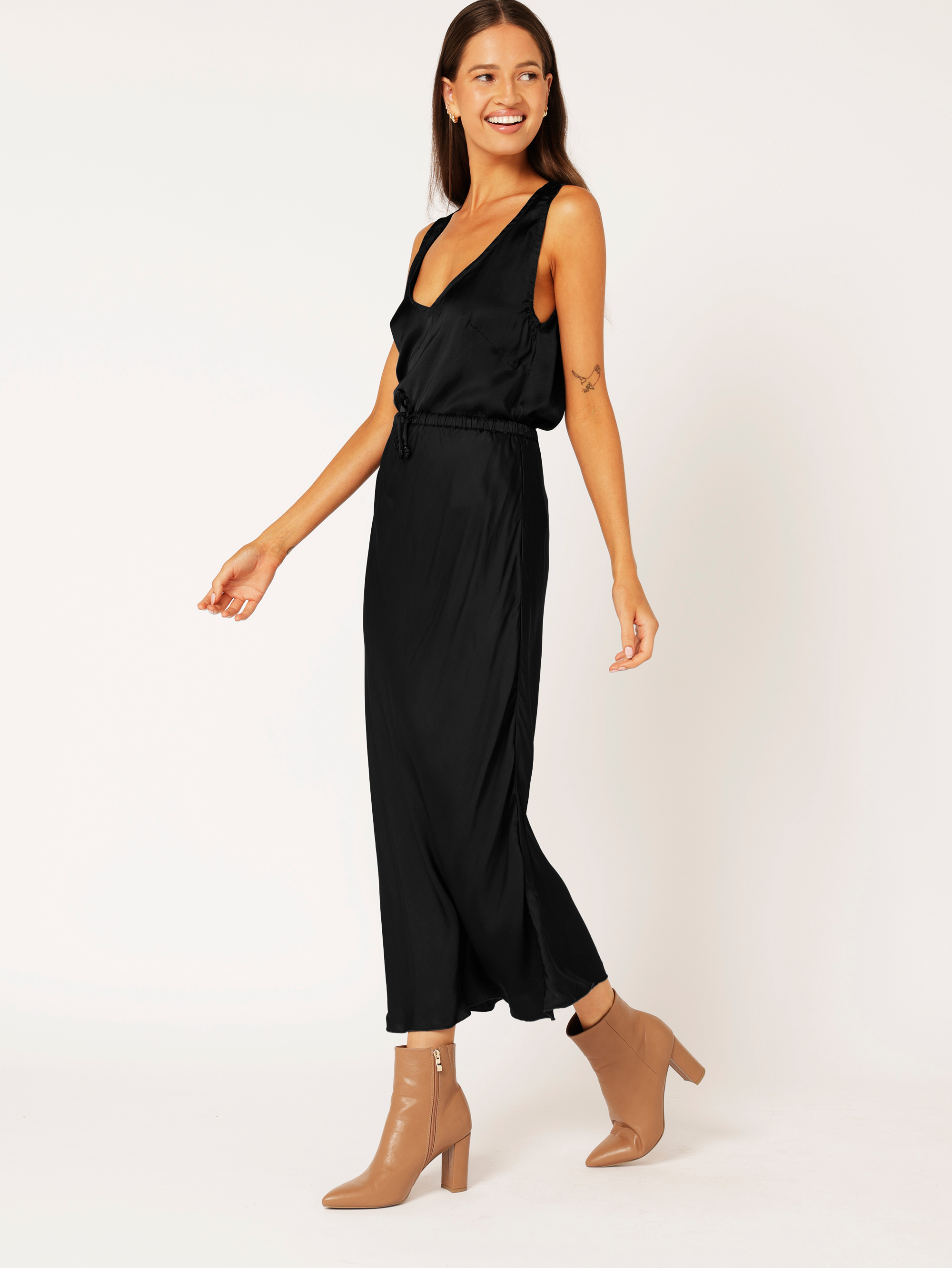 Bias Cut Skirt | Satin | Black - Saffron Road