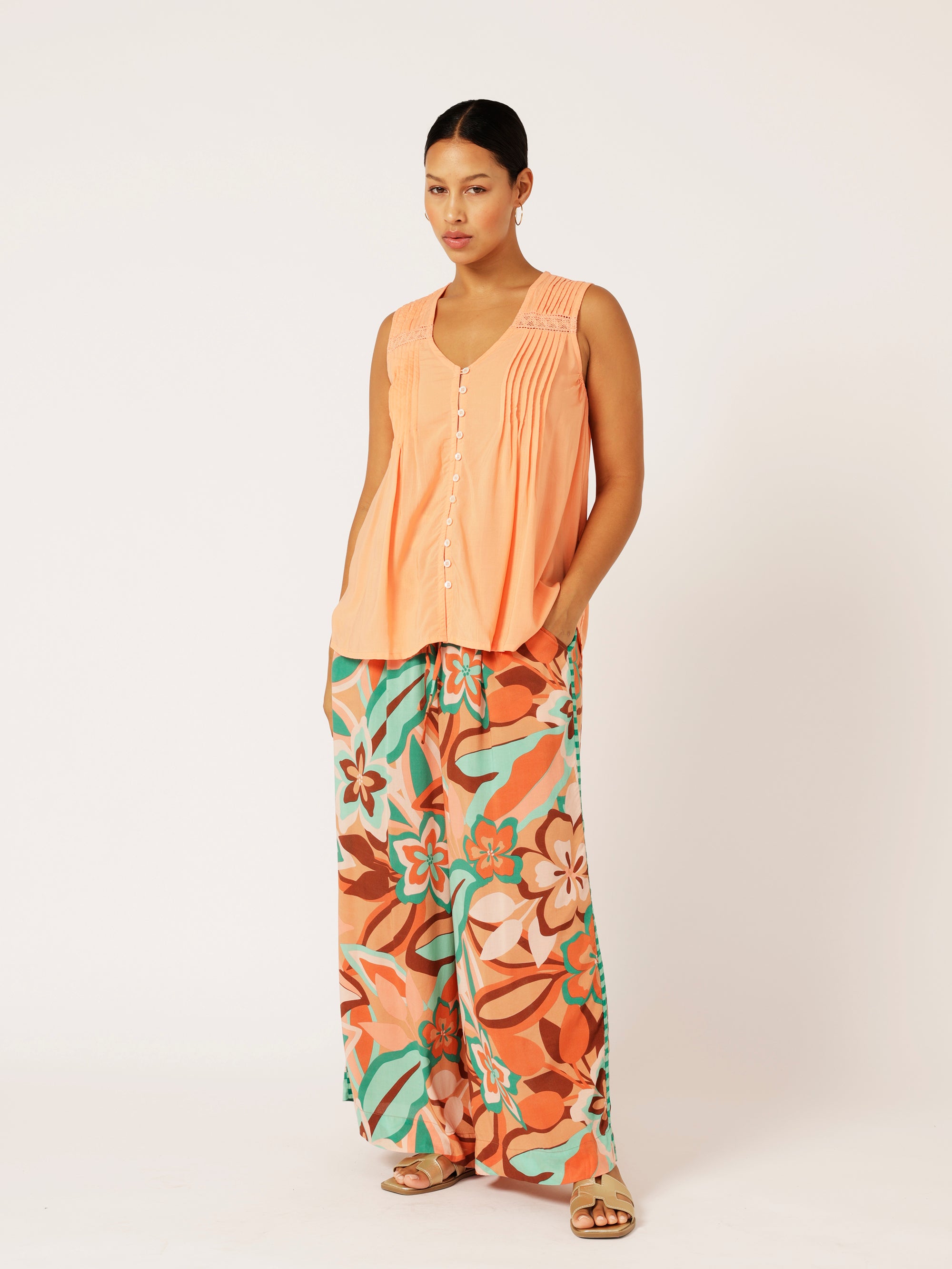 Camilla Top (Sleeveless) | Coral - Saffron Road