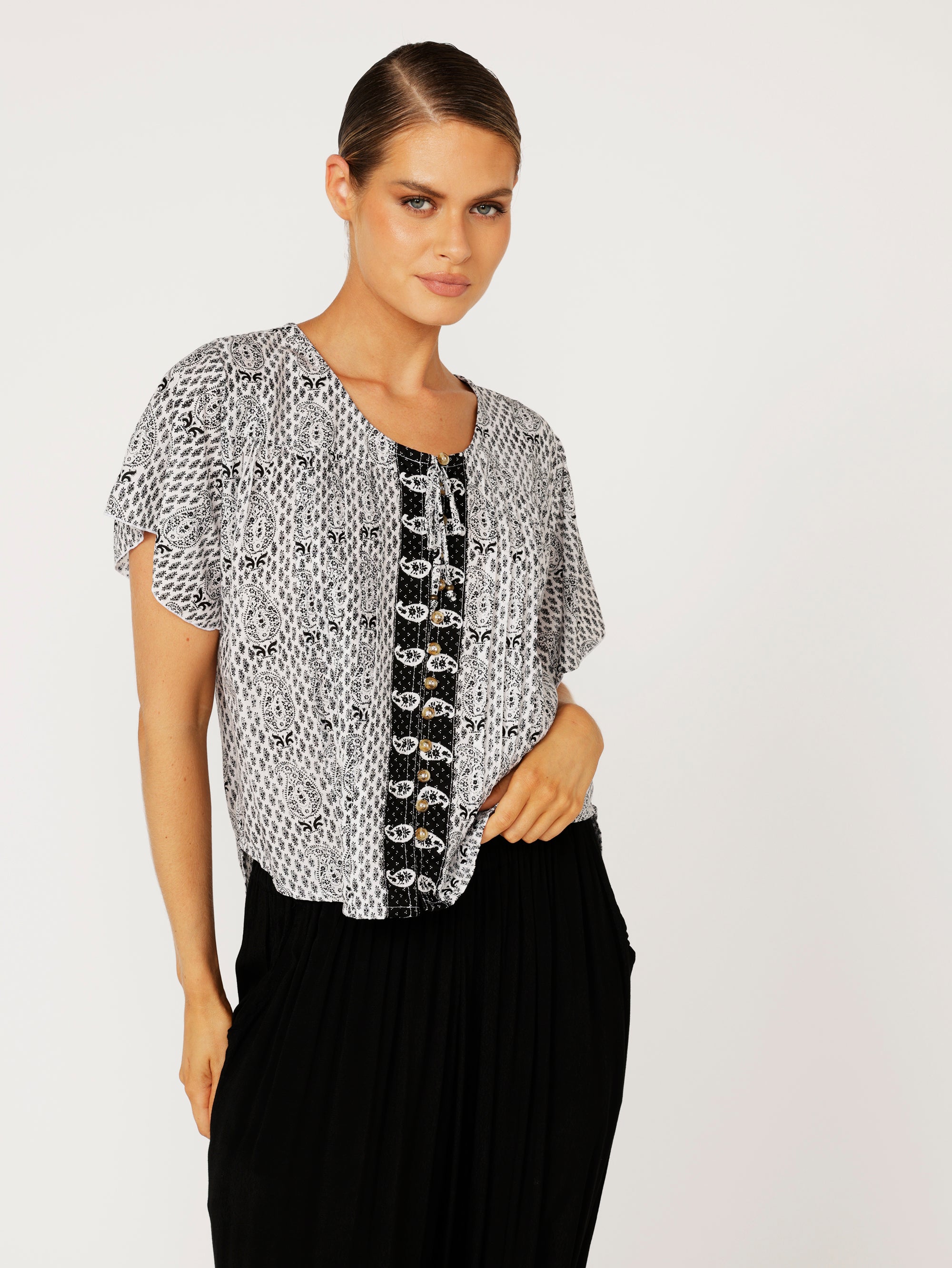 Bianca Blouse Short Sleeve | Onyx Black - Saffron Road
