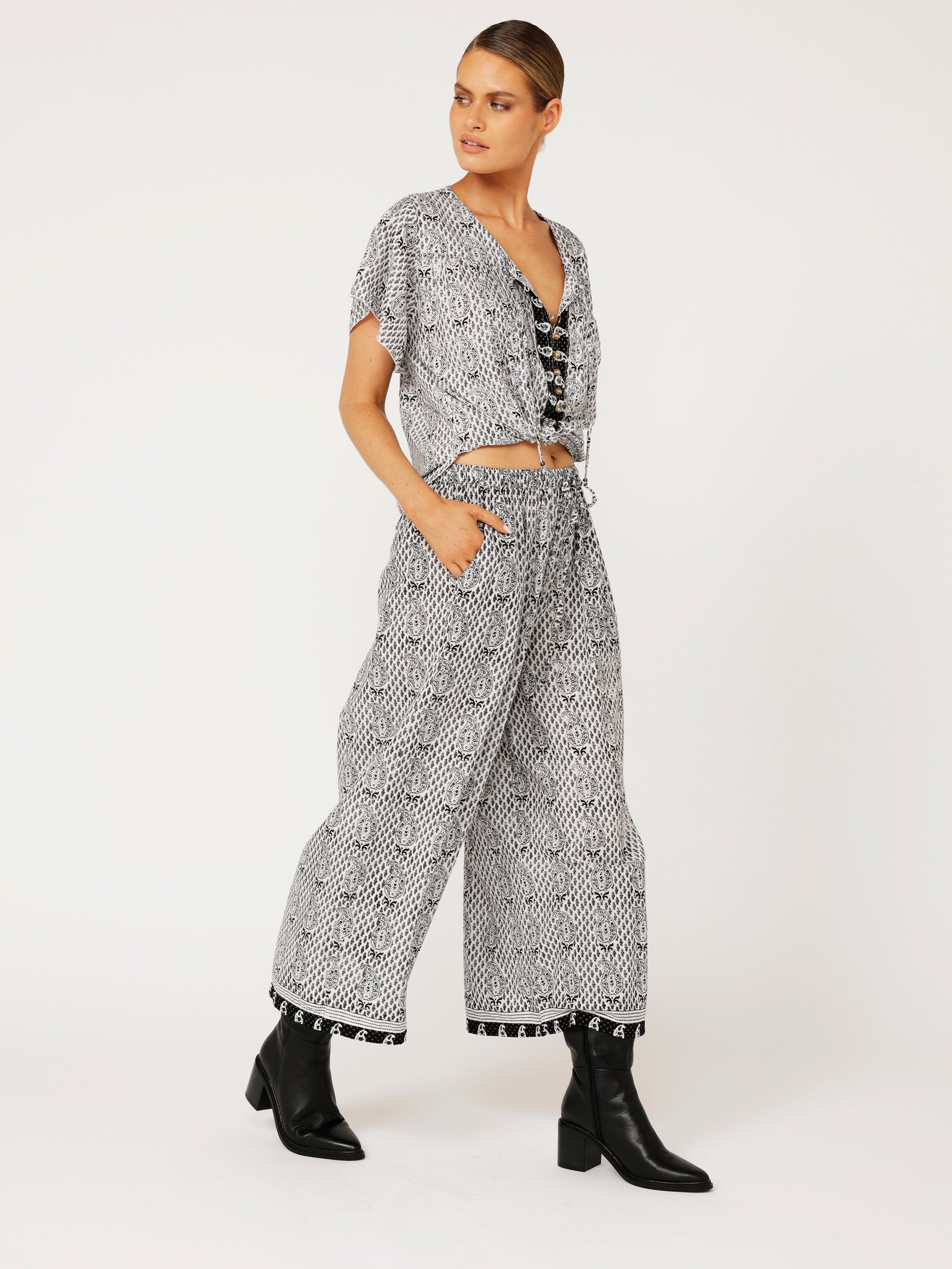 Island Pant | Onyx Black - Saffron Road