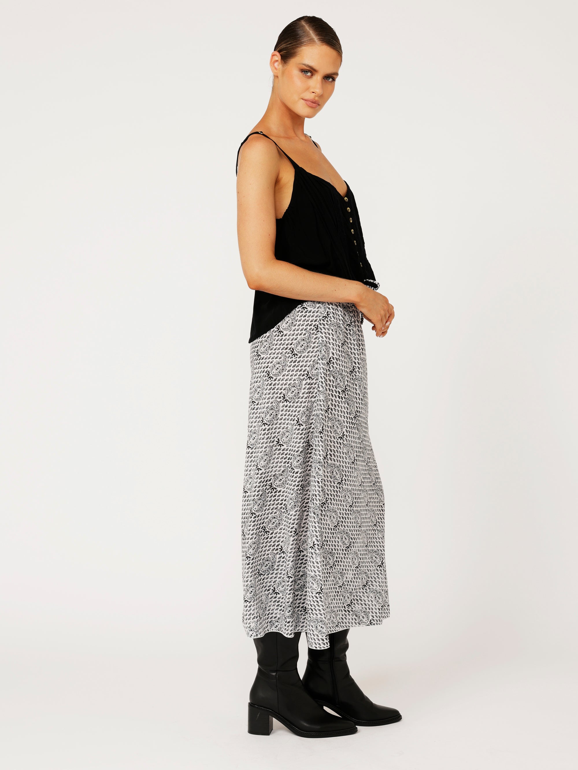 Violet Skirt | Onyx Black - Saffron Road