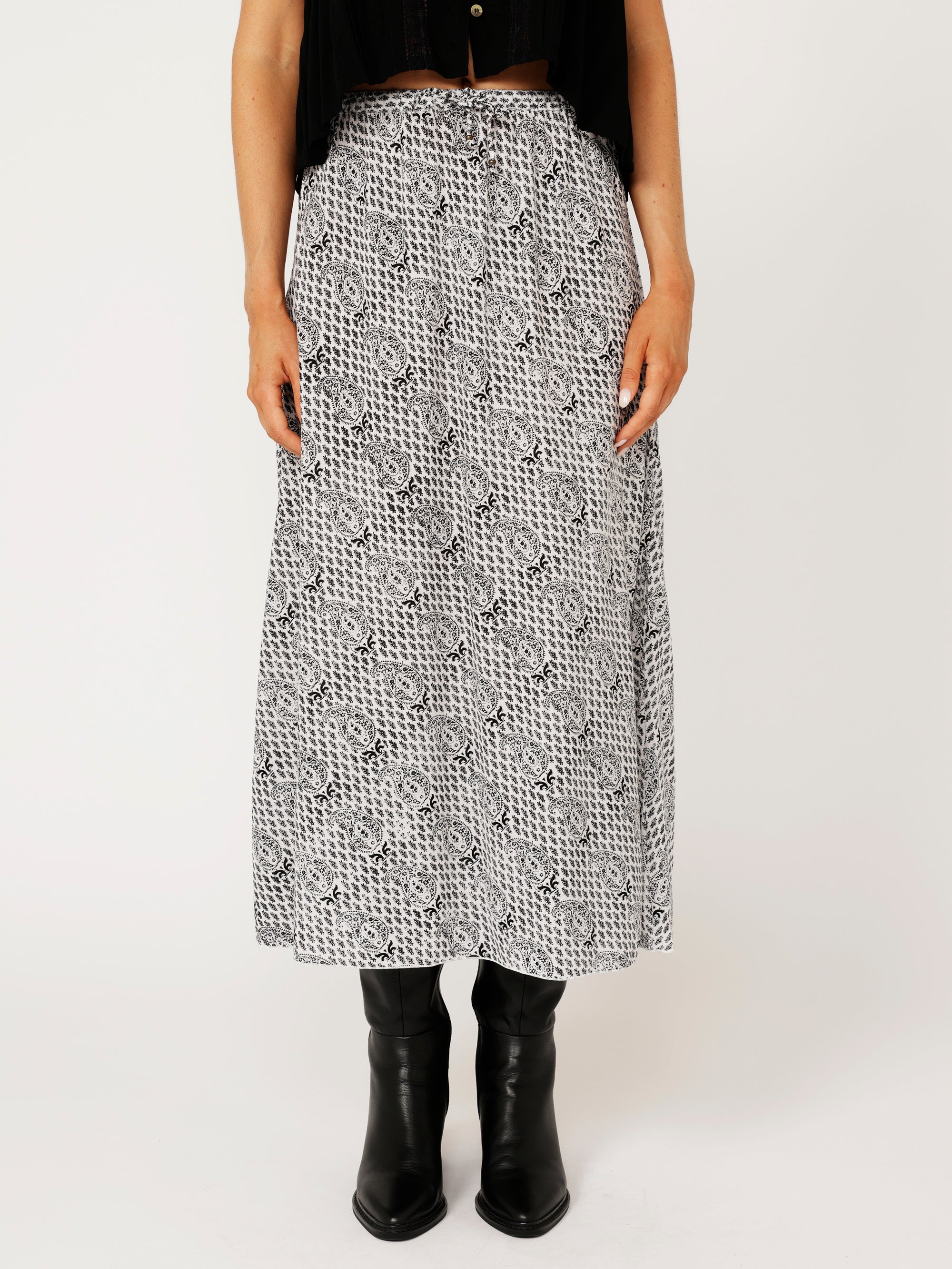 Violet Skirt | Onyx Black - Saffron Road