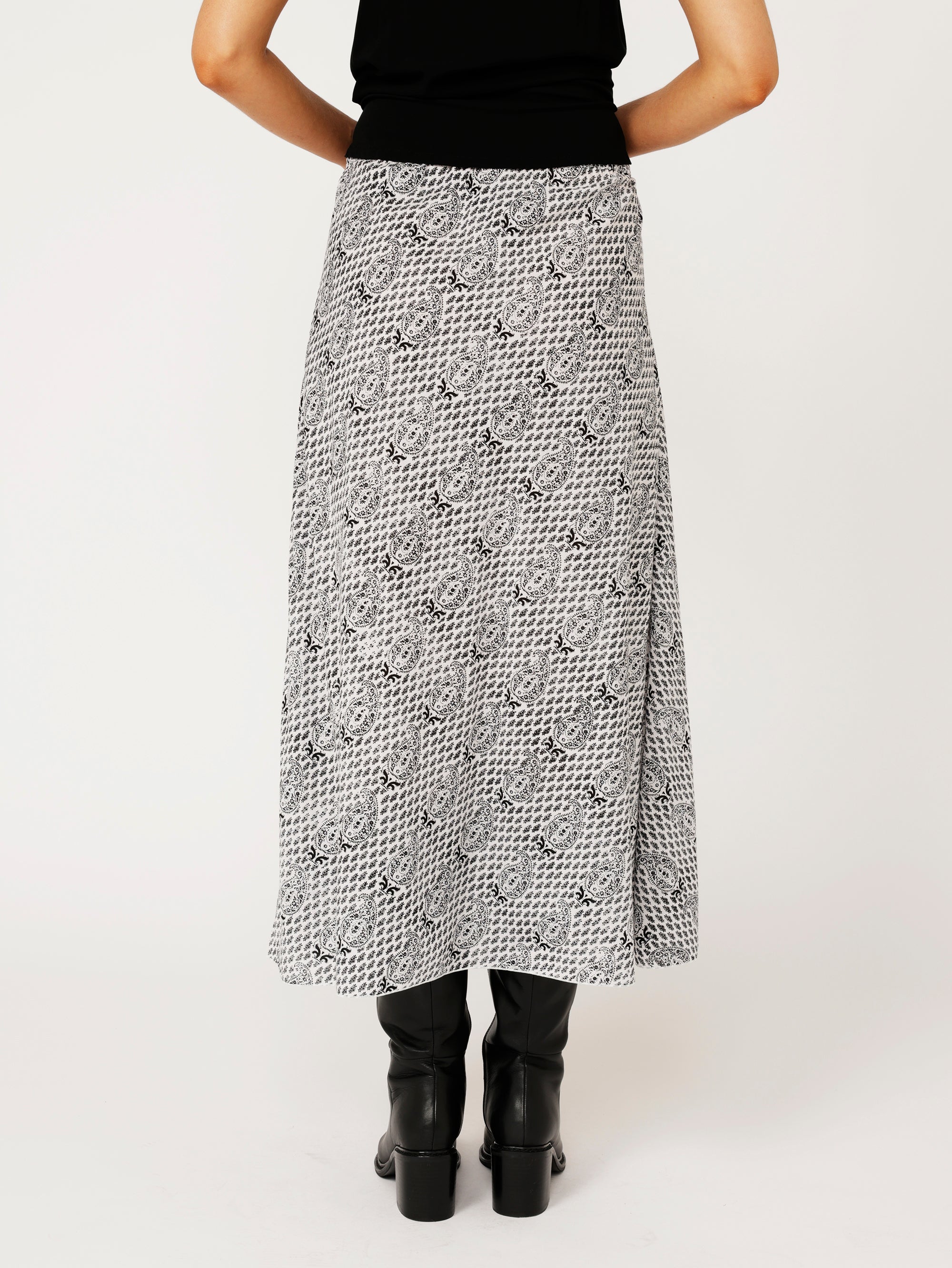 Violet Skirt | Onyx Black - Saffron Road