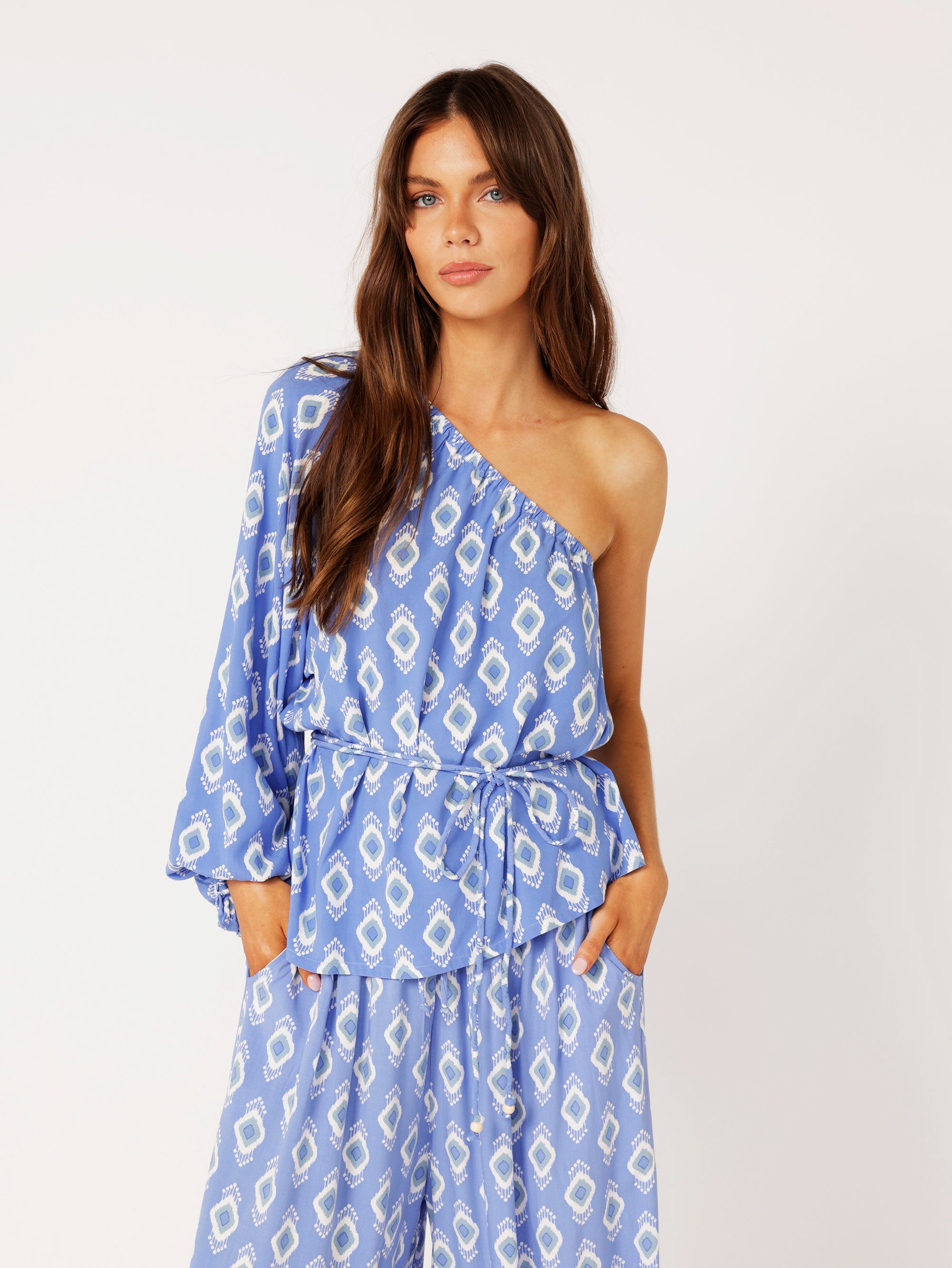 Monte Carlo Top | All Eyes on You Blue - Saffron Road