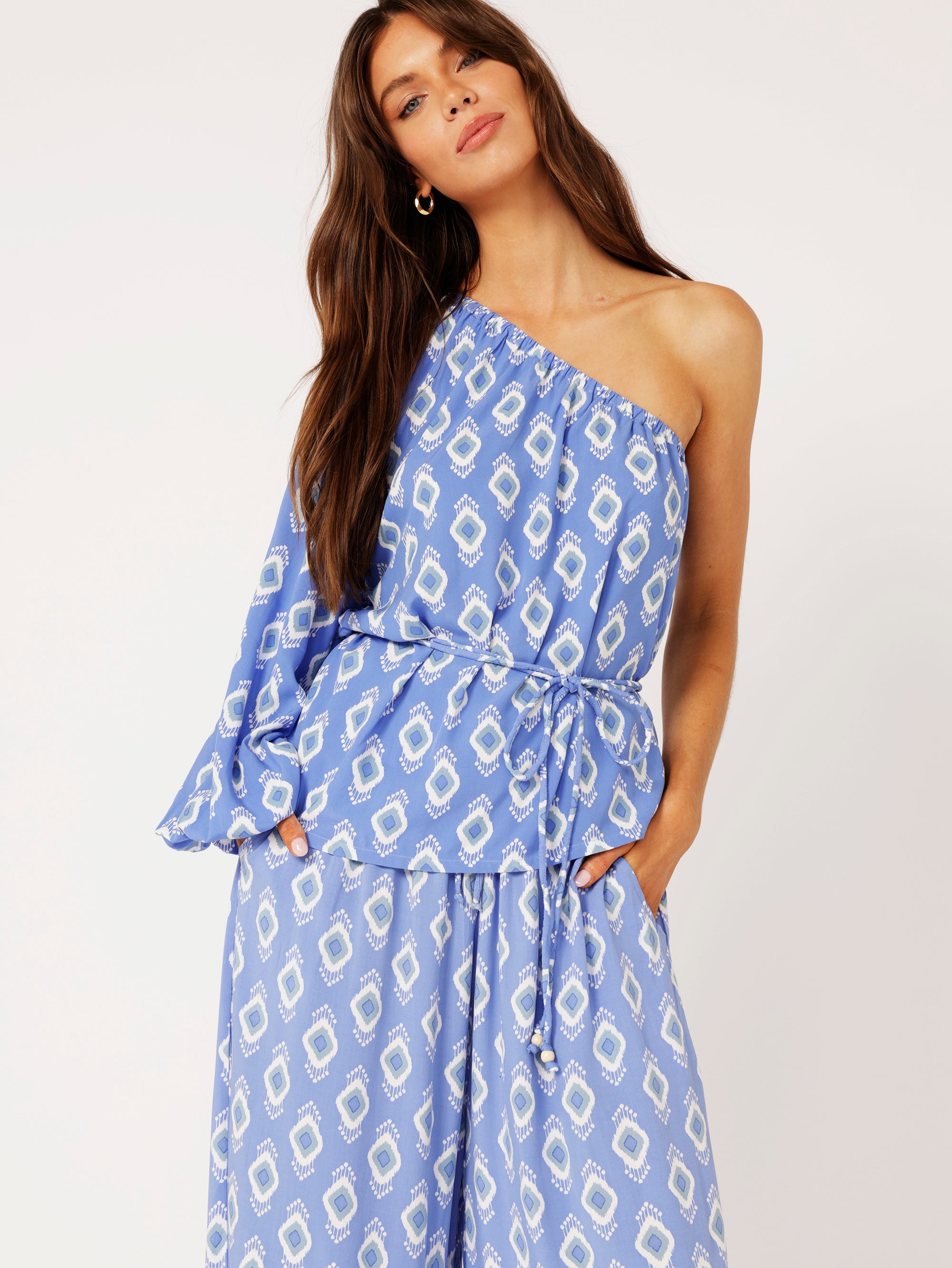 Monte Carlo Top | All Eyes on You Blue - Saffron Road