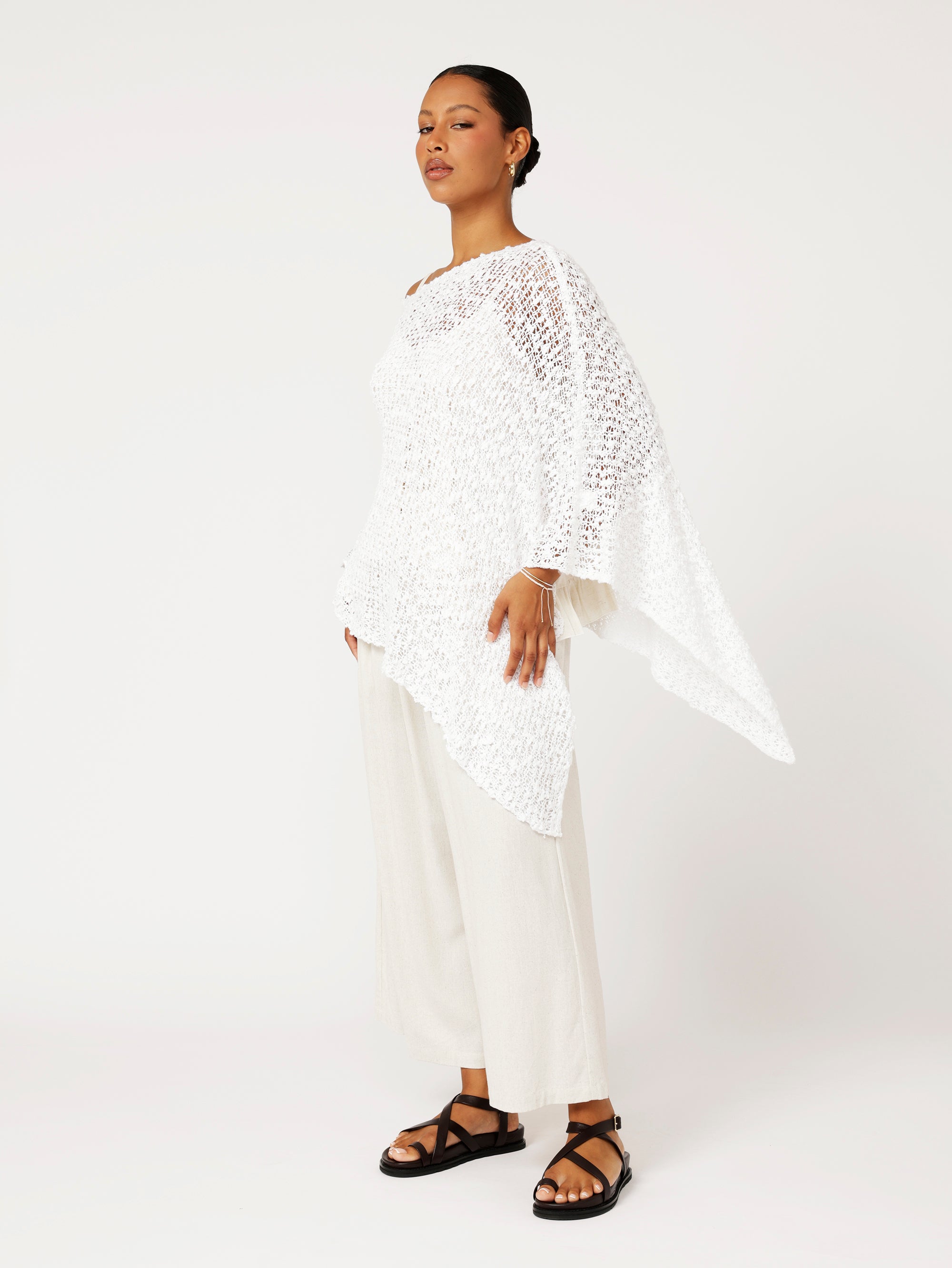 Poncho Knit | White