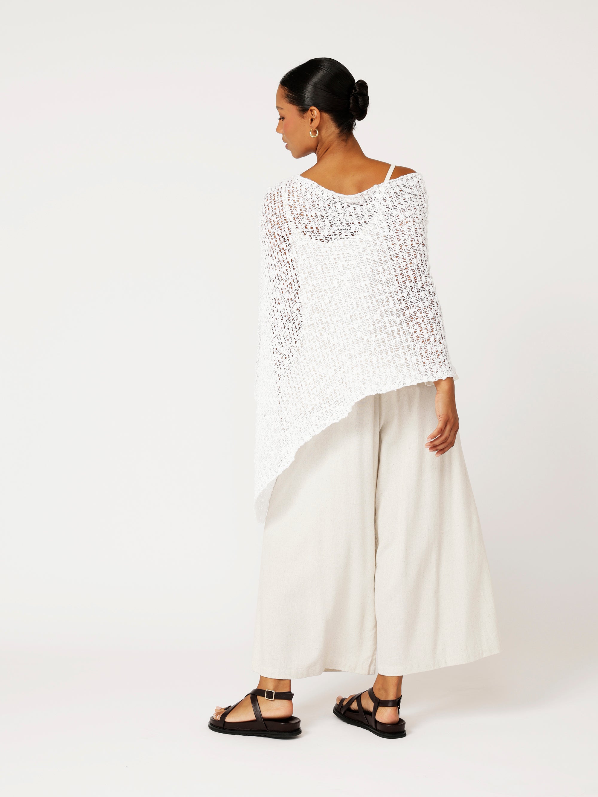 Poncho Knit | White