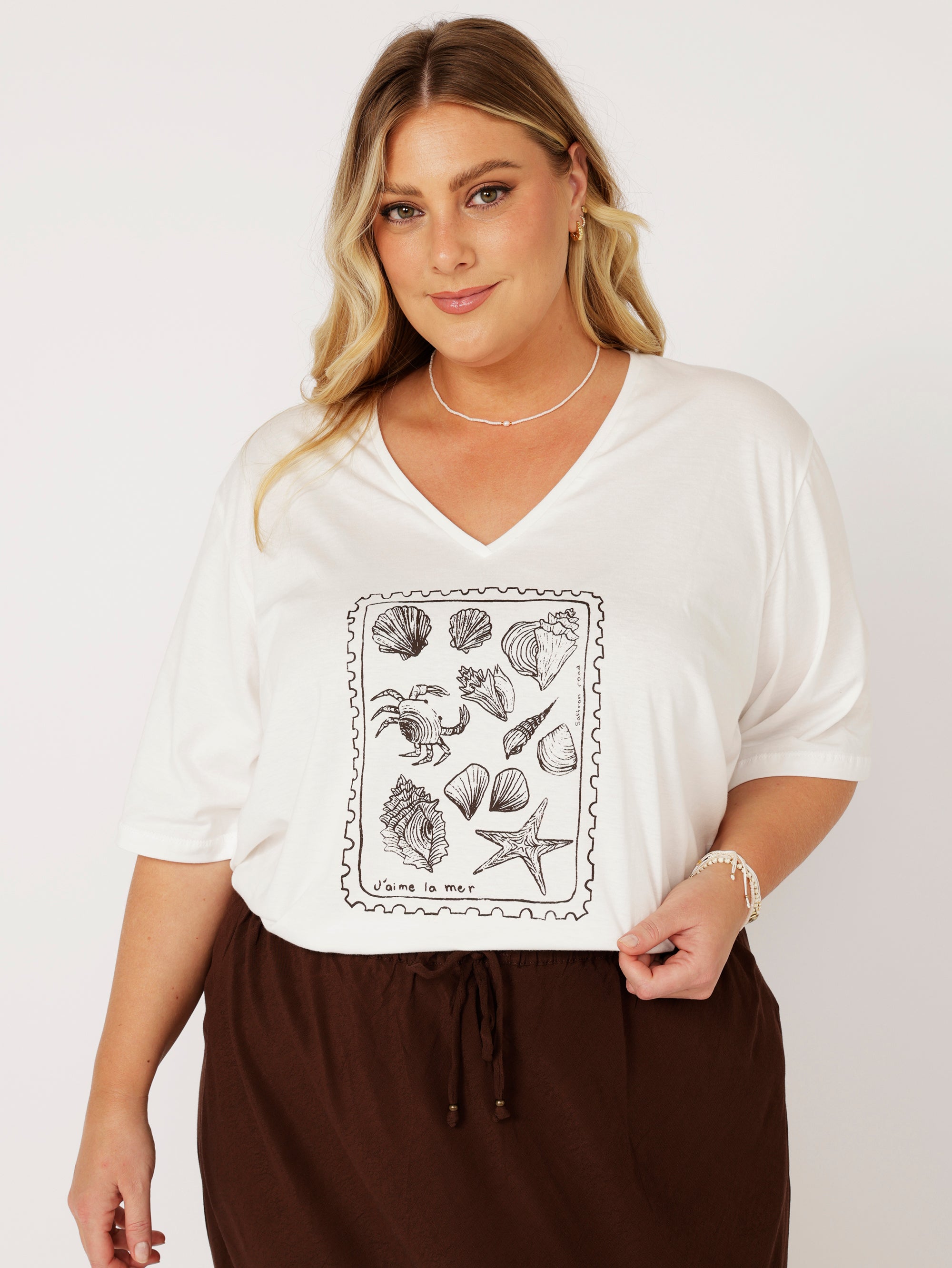 V Neck Tee | Cocoa Shells - Saffron Road