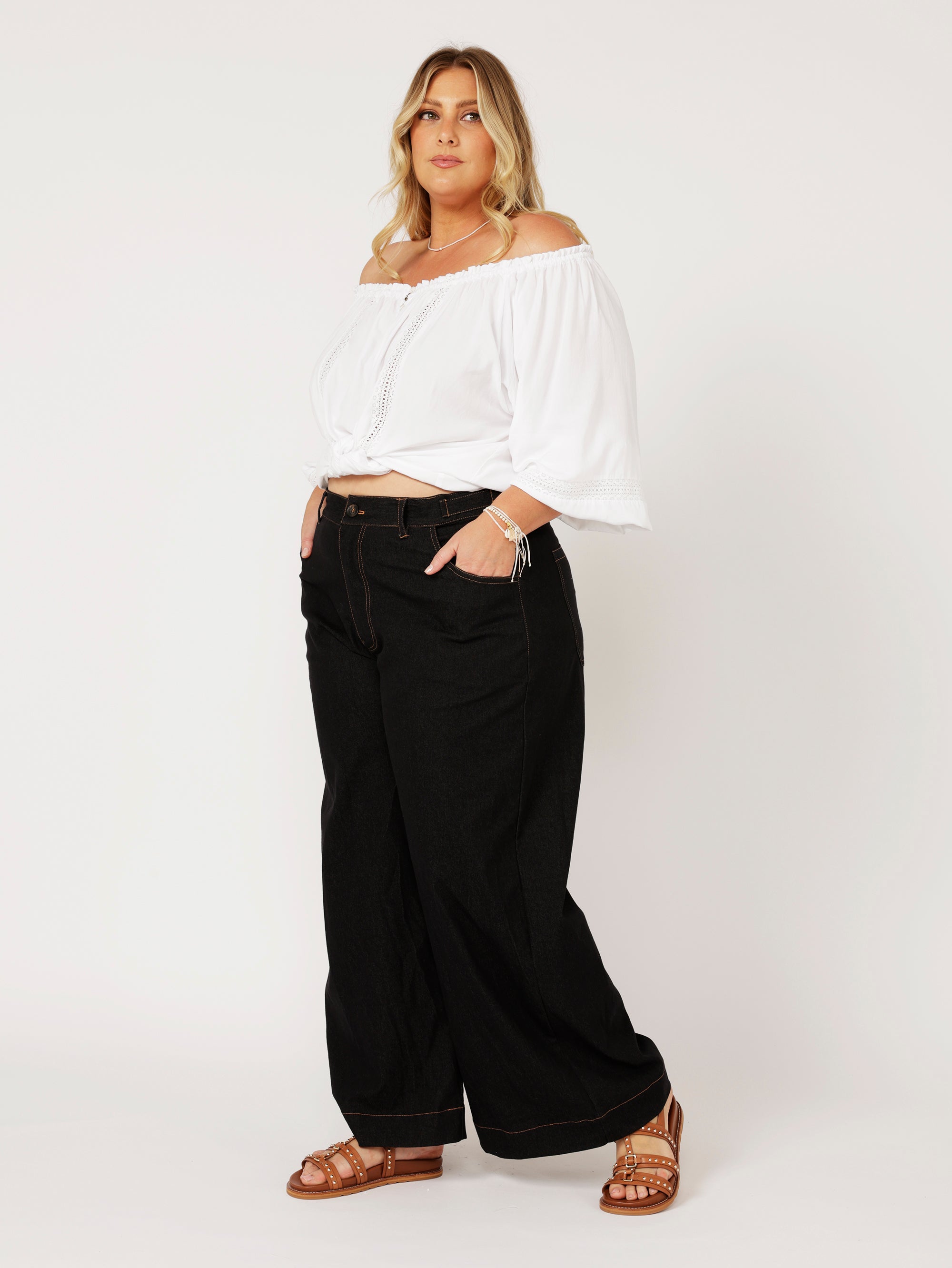Signature Jeans | Black Denim - Saffron Road