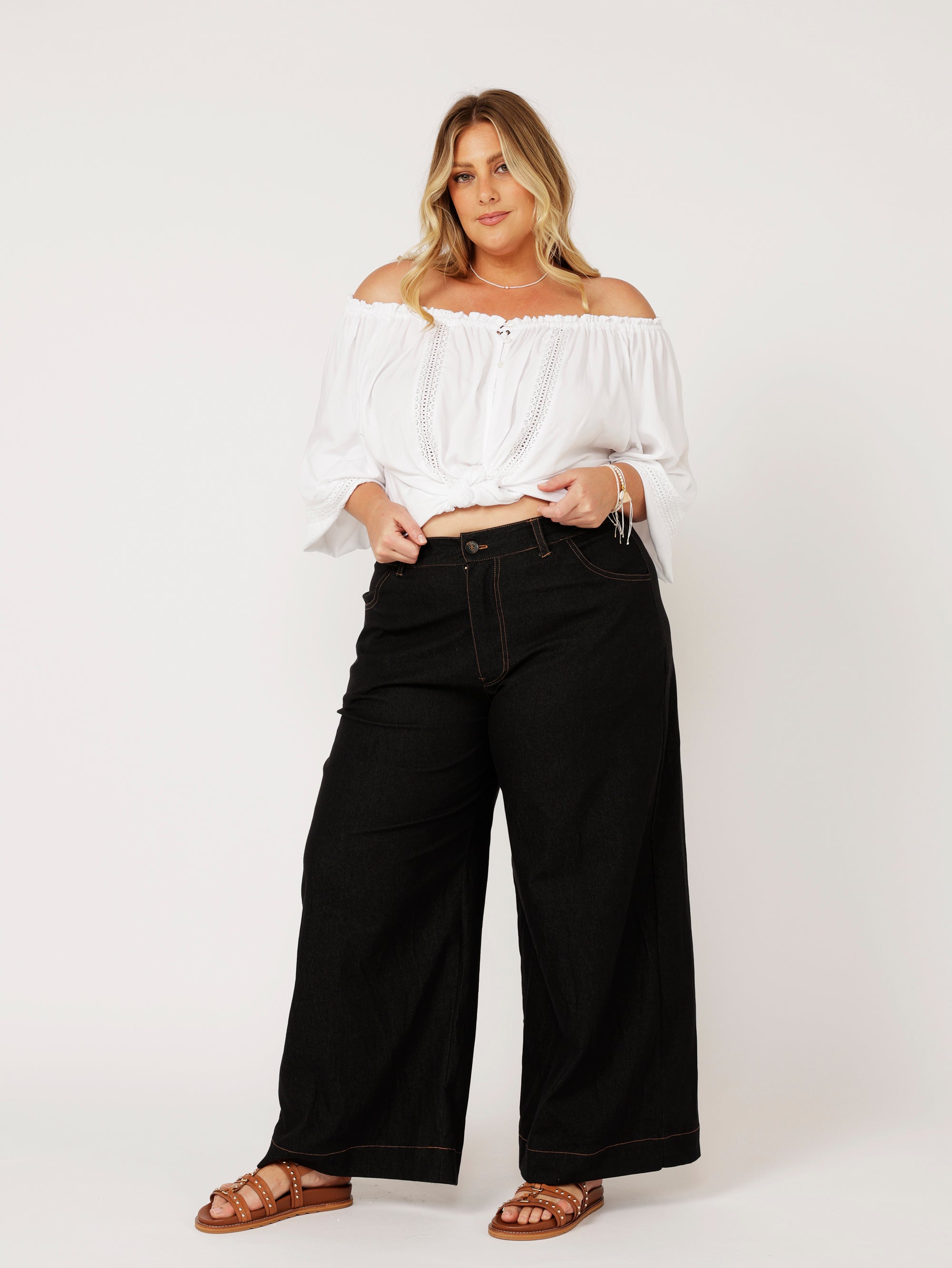 Signature Jeans | Black Denim - Saffron Road