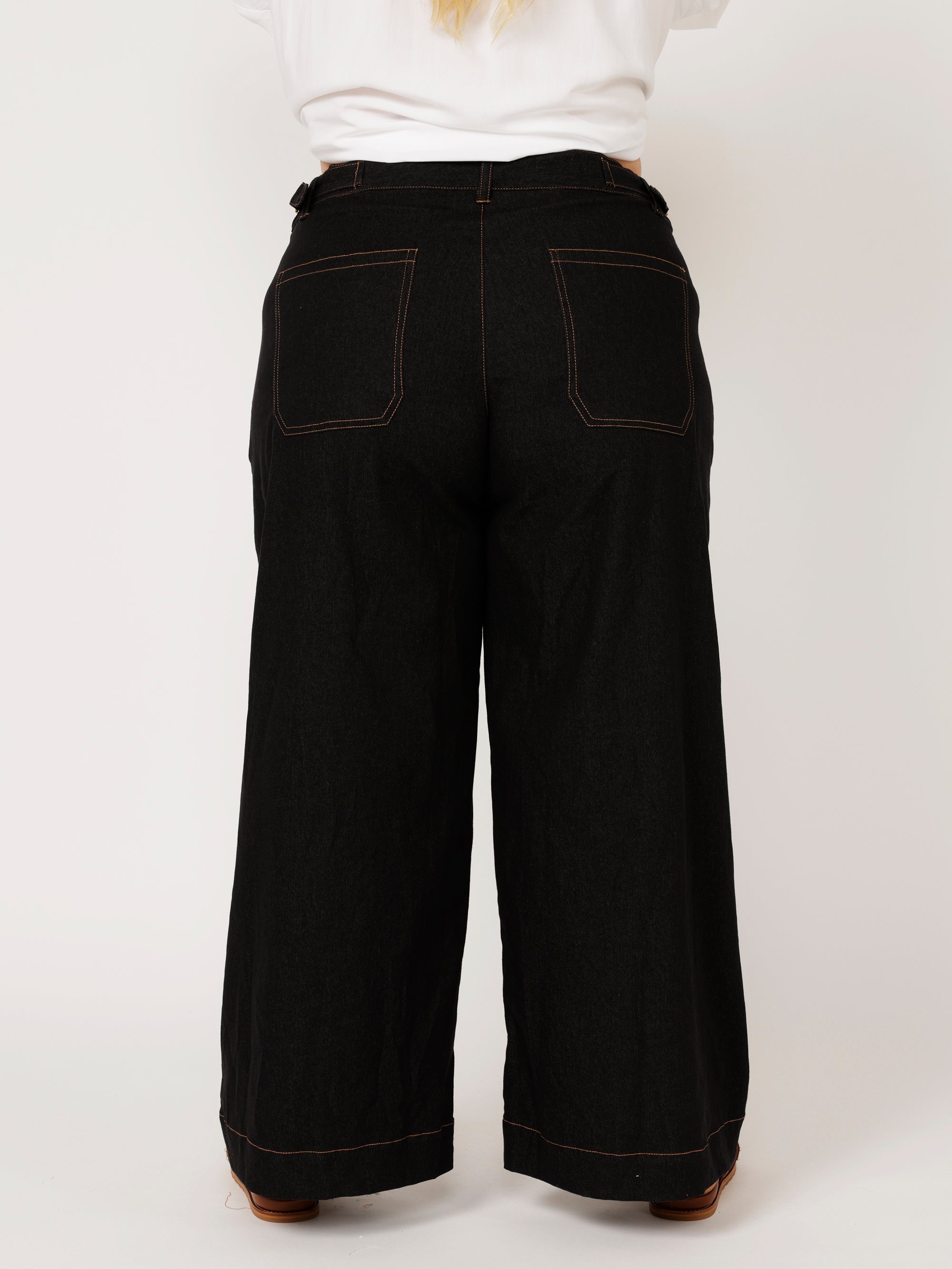 Signature Jeans | Black Denim - Saffron Road