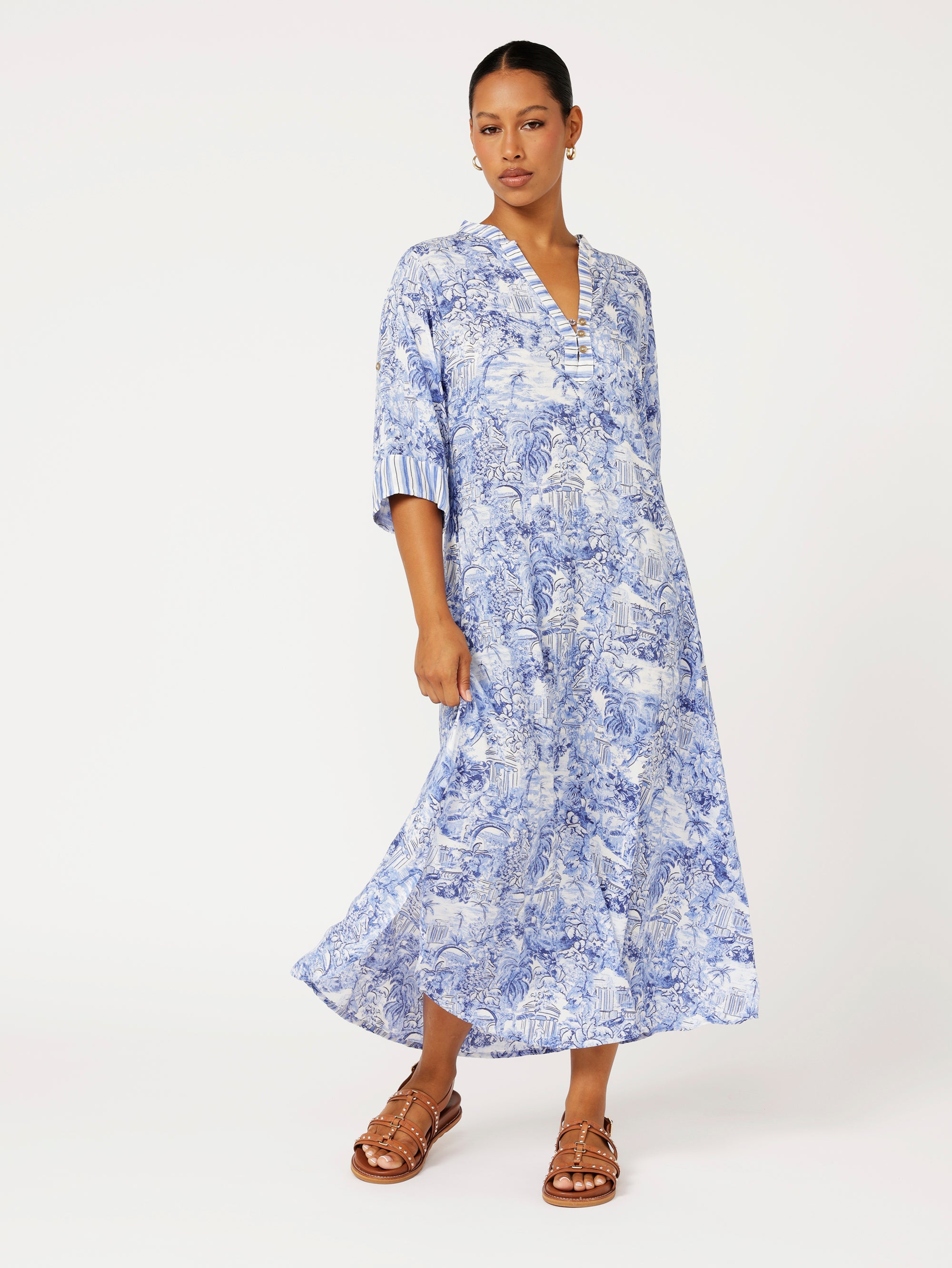 Jet Set Gypsy Dress in blue Toile de Jouy rayon print – front view