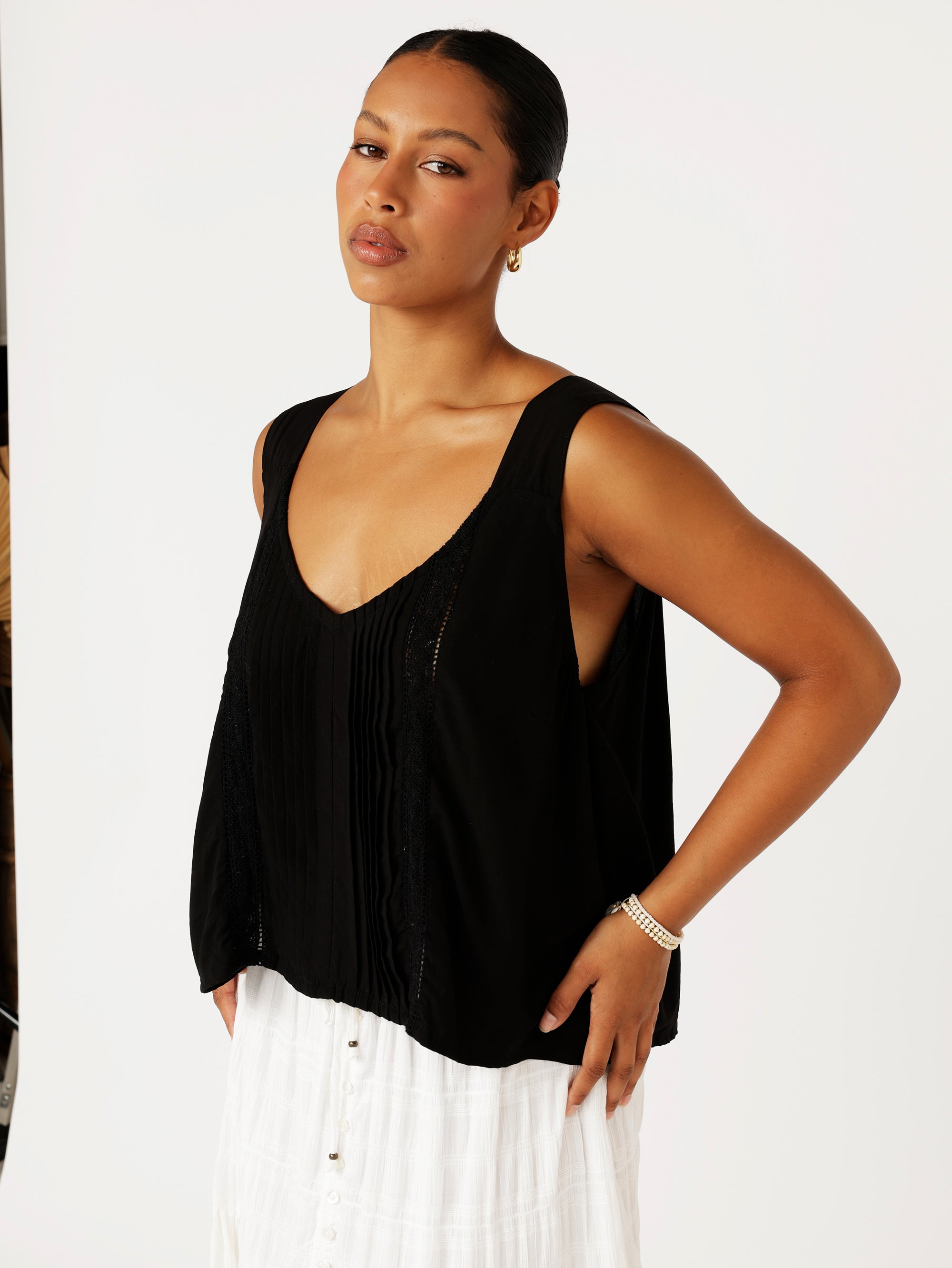 Mykonos Tank | Black - Saffron Road