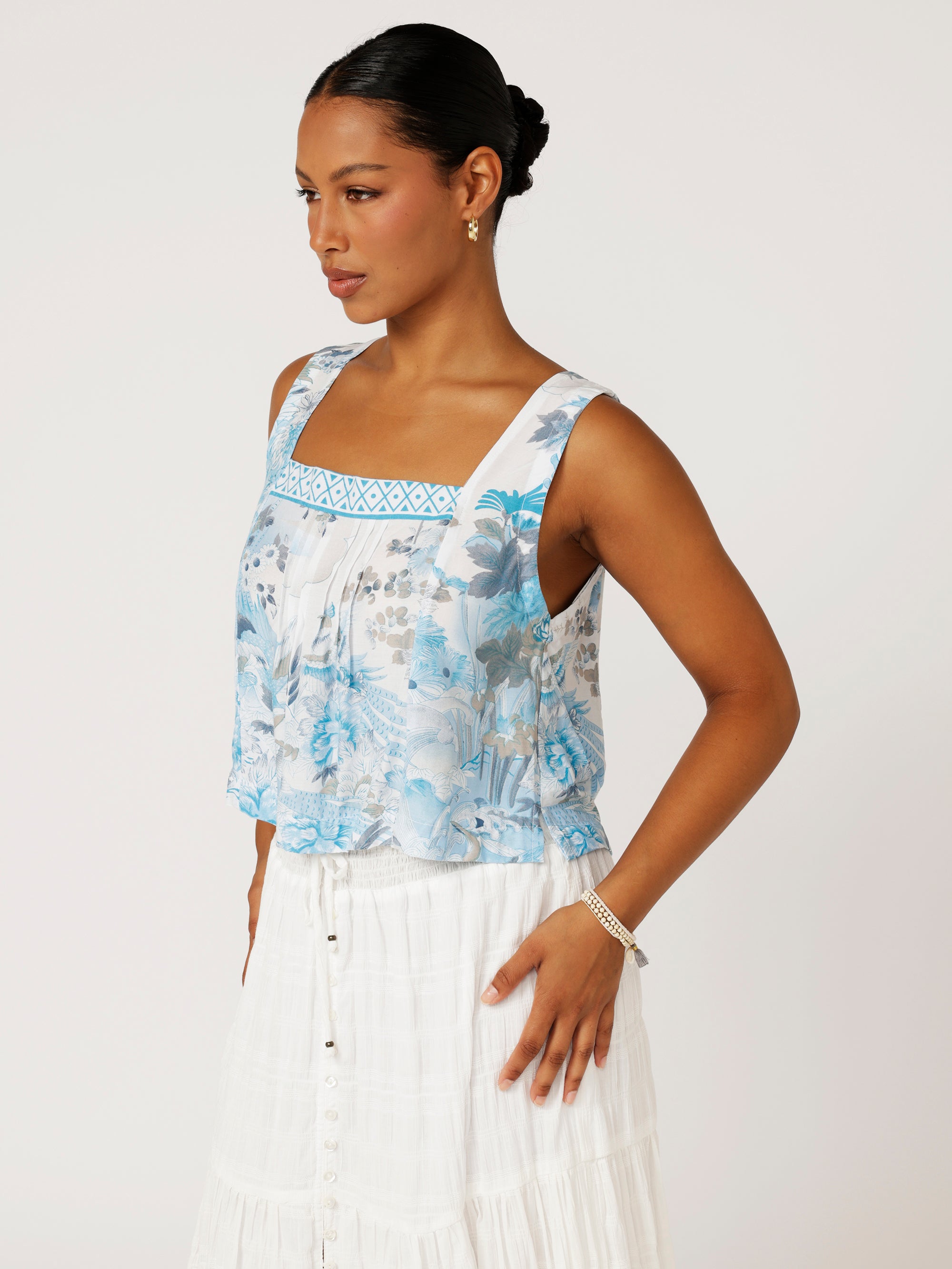 Lotus Tank | Tokyo Sky - Saffron Road