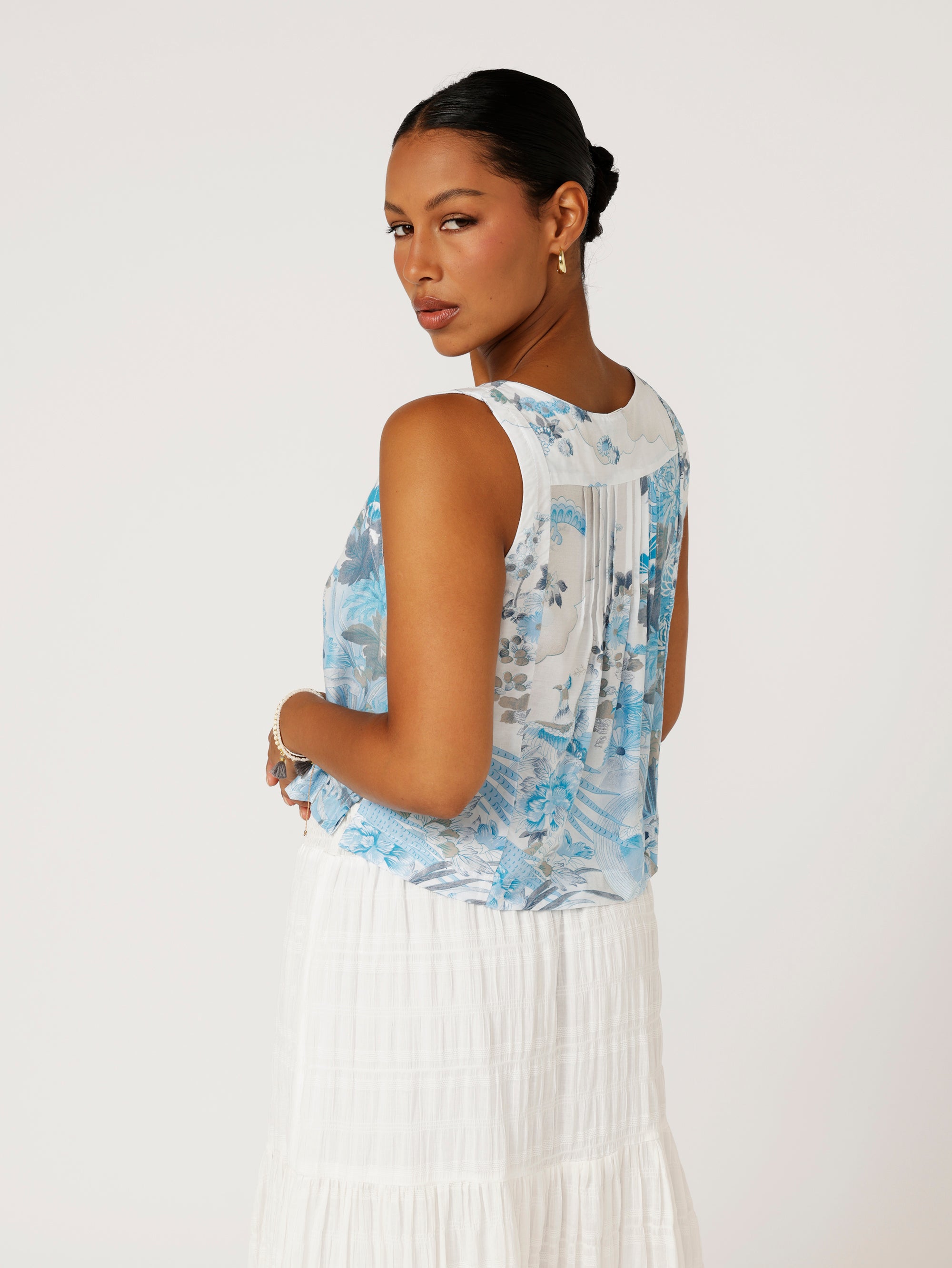 Lotus Tank | Tokyo Sky - Saffron Road