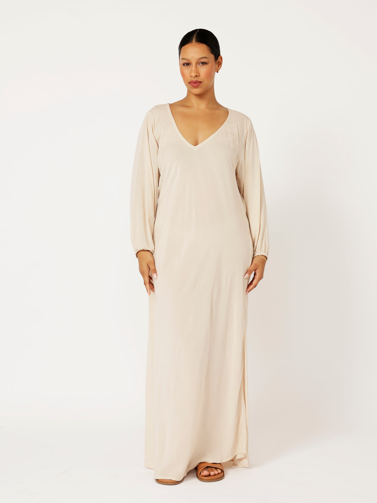 Viv Dress with Sleeves | Maxi | Oyster - Saffron Road