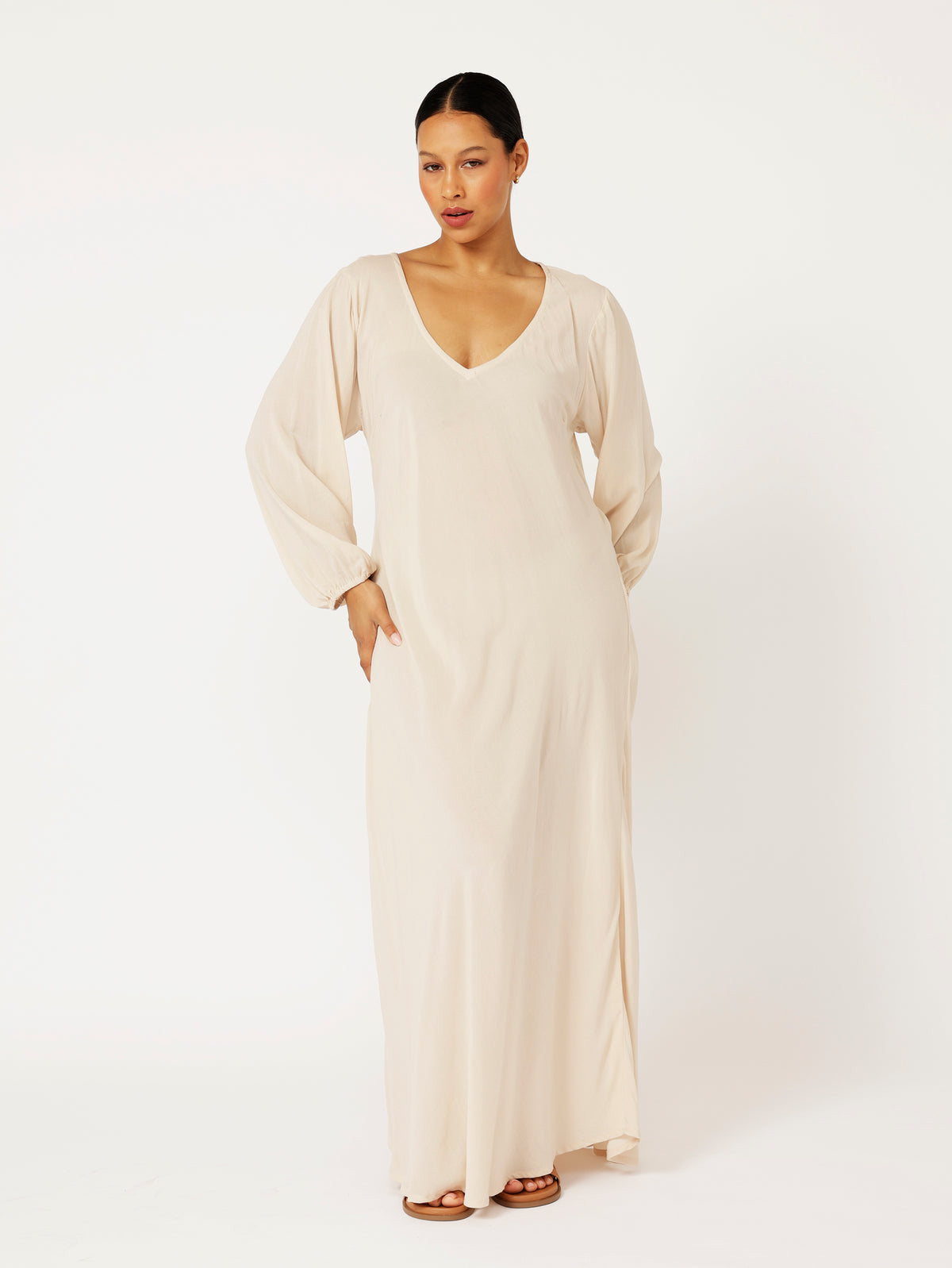 Viv Dress with Sleeves | Maxi | Oyster - Saffron Road