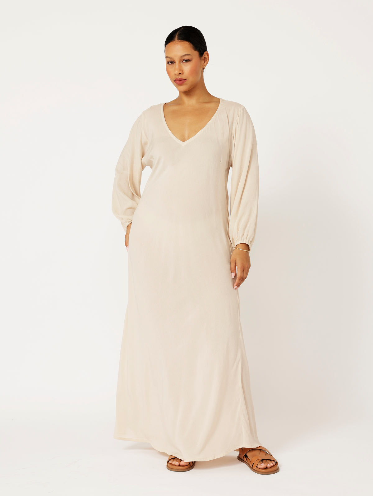 Viv Dress with Sleeves | Maxi | Oyster - Saffron Road