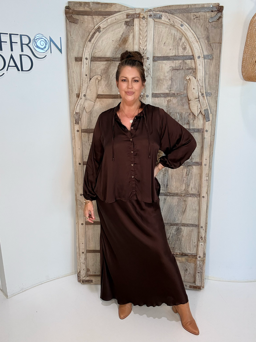 Luna Blouse | Satin Viscose | Chocolate - Saffron Road