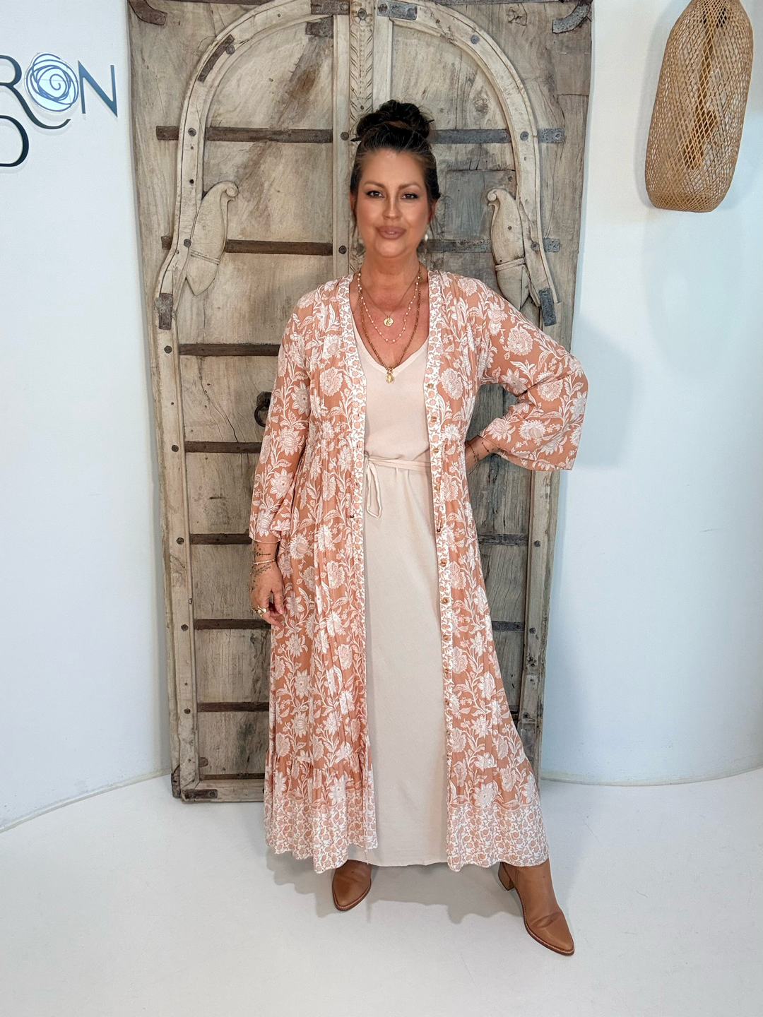 Viv Dress with Sleeves | Maxi | Oyster - Saffron Road